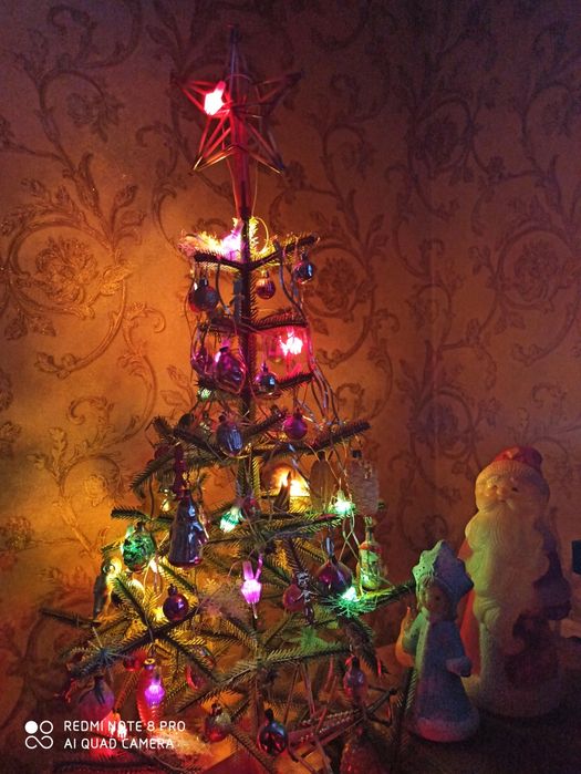 Мини-набор новогодний: ёлочка, игрушки, Дед Мороз Снегурочка, гирлянда