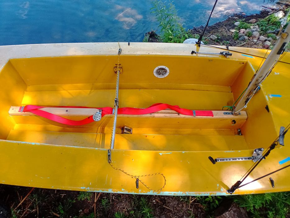 Żaglówka (nie 420 470)