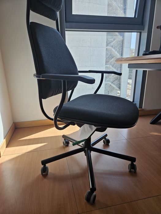 Cadeira regulável com rodas IKEA