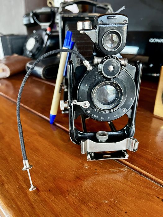 Antiga maquina fotografica ICA