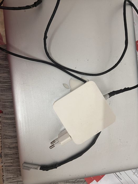Macbook Pro 2011475385251423201283