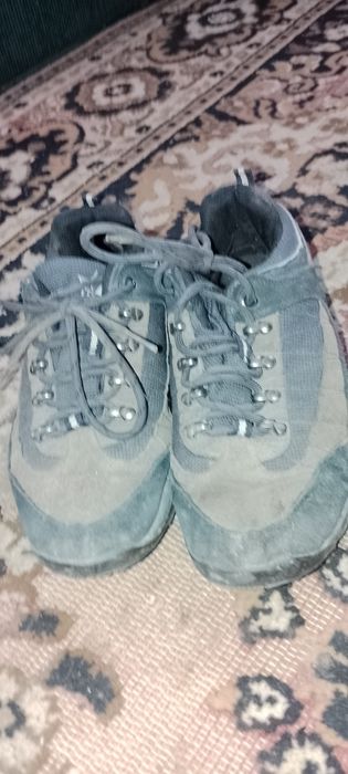 Продам кроссовки ціна 100 грн стан ідеальний