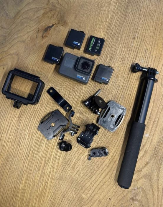 GoPro Hero 8 Black + bogaty zestaw akcesoriów i 4 baterie (sprawna)