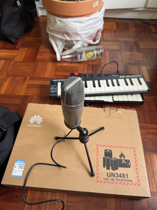 Huawei Matebook + Akai mpk mini + m audio mini 32+ samson c01u pro