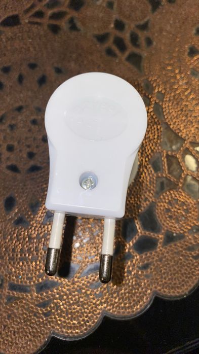 Adapter z gwintem E27 na żarówkę z włącznikiem On/Off.