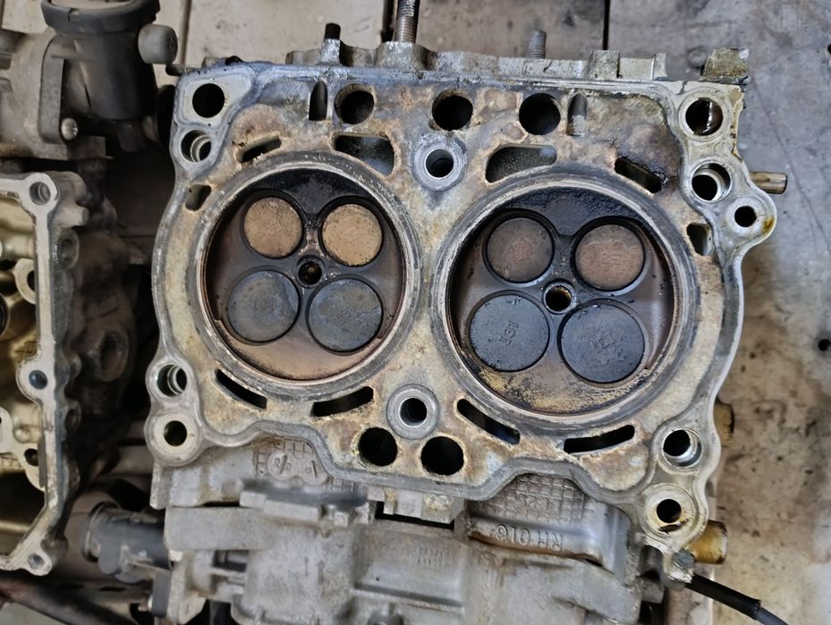 Двигун Subaru forester 2.5