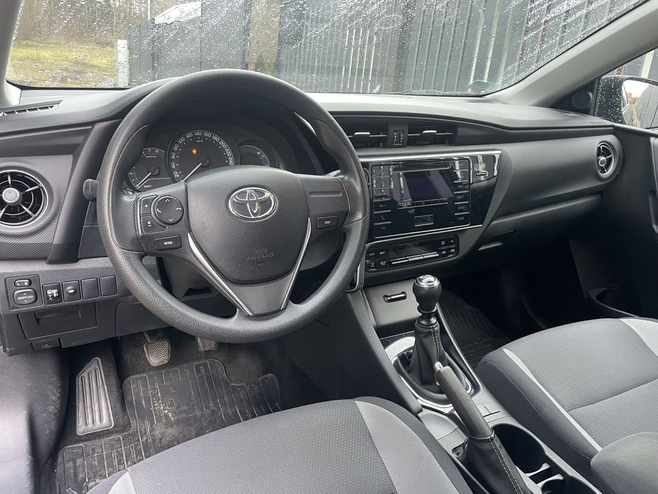 Toyota Auris 1.6 benzyna 2018 rok