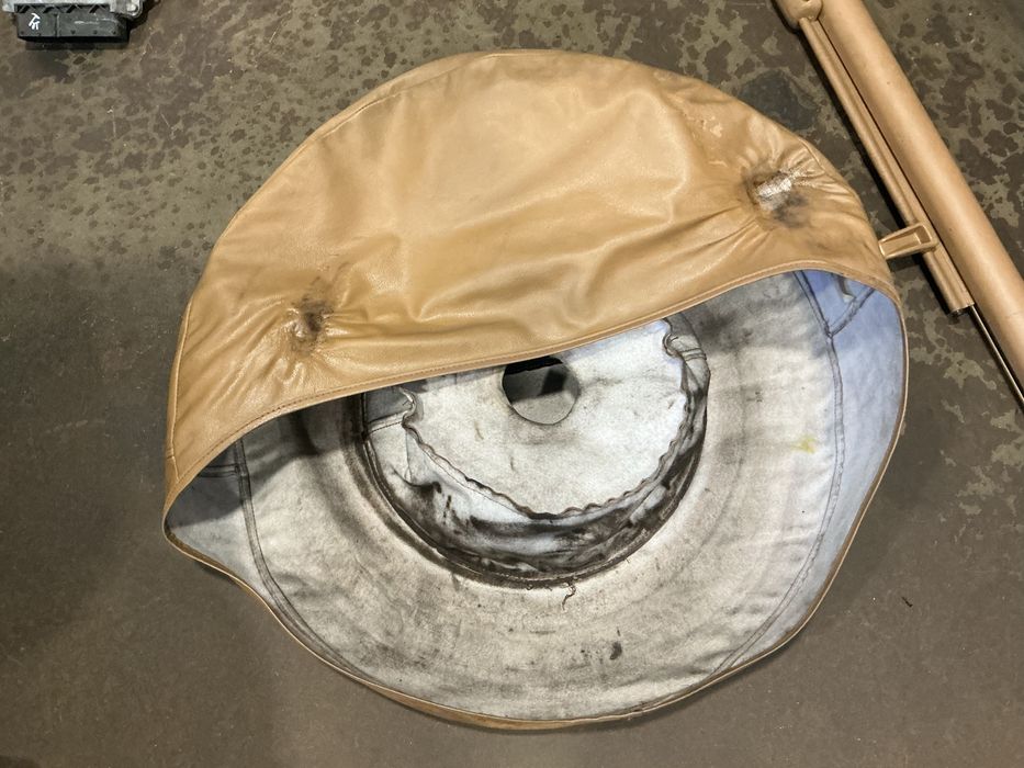 Capa do Pneu Suplente – Jeep Cherokee 1998 (Cor Camel)