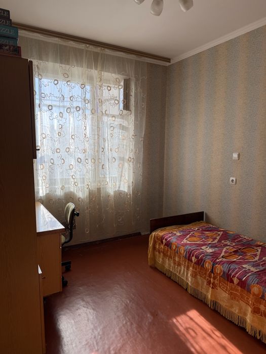 Продам 4-кімнатну квартиру | м. Лозова, 3-й мікрорайон
