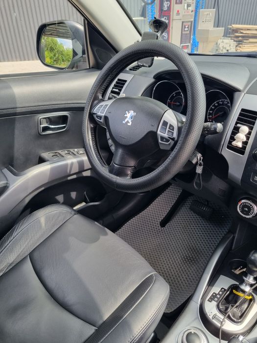 Peugeot 4007 2010 р.2.2 дизель автомат.