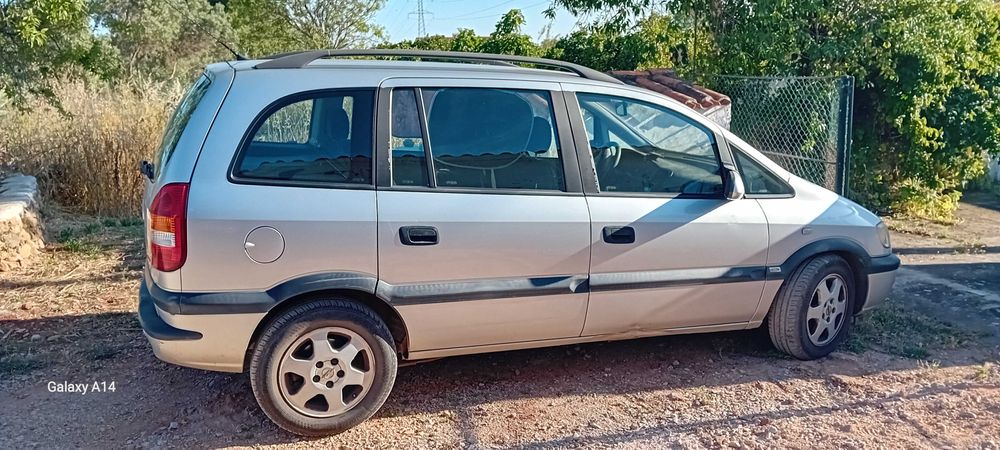 Opel Zafira 2.2 TDI de 2003, 7 lugares