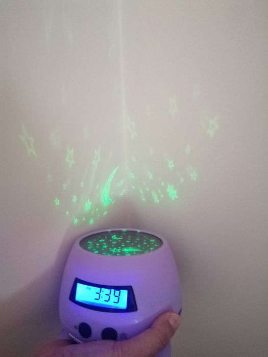 Relogio despertador com projector