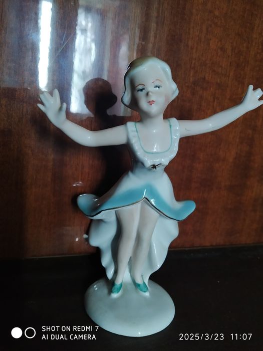 Статуэтка привезена из Германии.