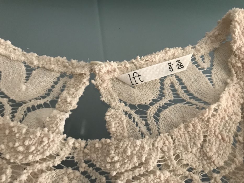 Vestido de renda Lefties