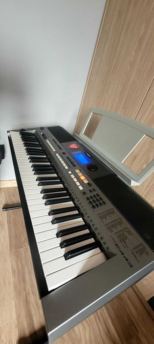 Keyboard Yamaha PSR E443