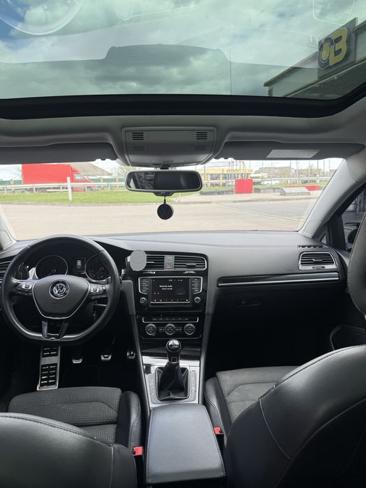 Volkswagen Golf VII 2015 року