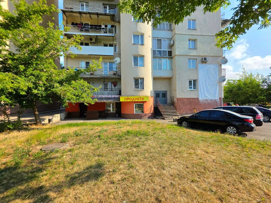 Фасадне комерційне приміщення біля Обласної лікарні, вул. Пасічна