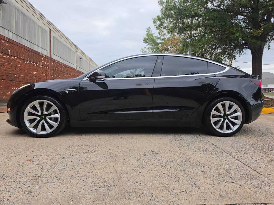 Tesla Model 3      2018
