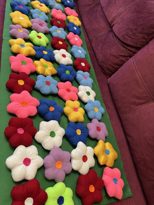 Реквізит аніматора ,квіти ,мʼяка іграшка,кидалки