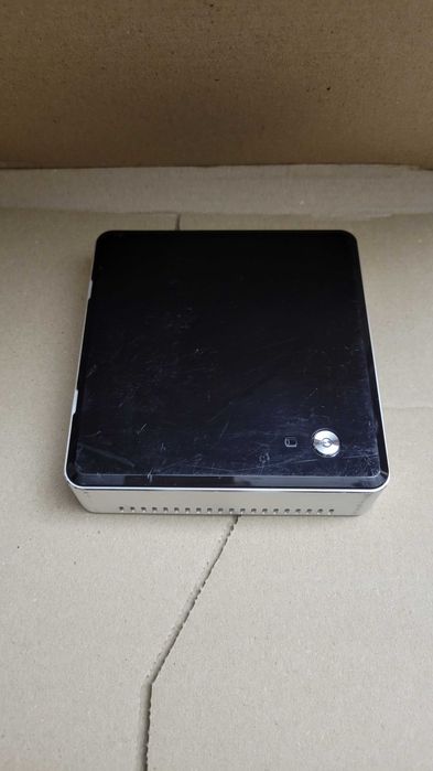 Неттоп Intel NUC5i5RYK i5-5250u 8/256GB m.2 NVME SSD WiFi BT miniHDMI