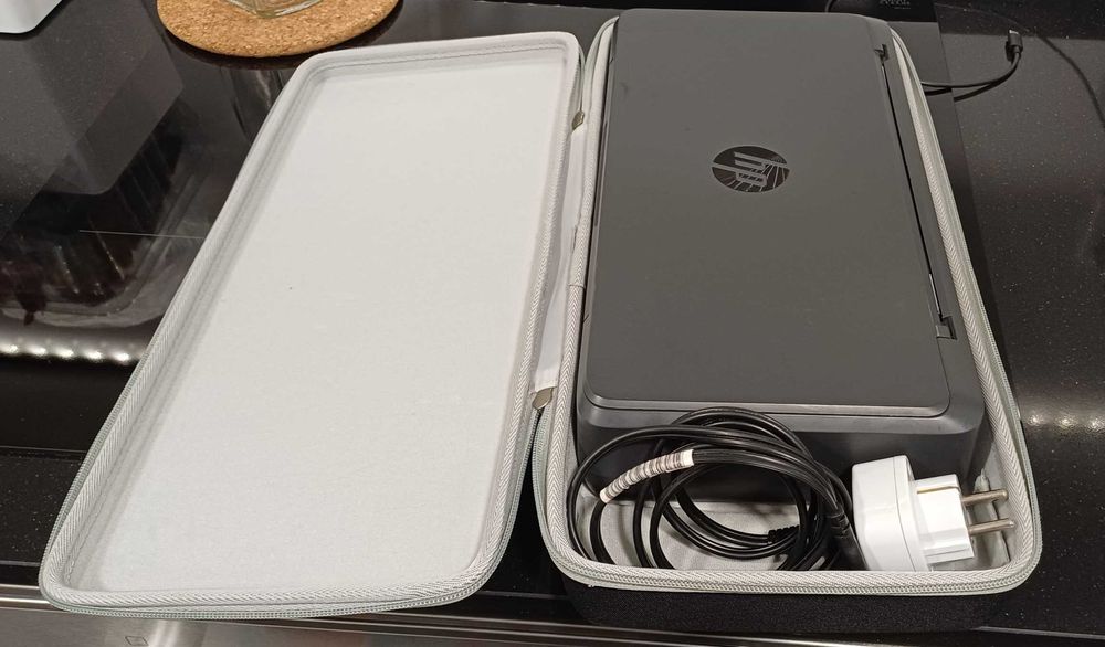 Impressora HP OfficeJet 200 Mobile (Multifunções) + Mala de transporte