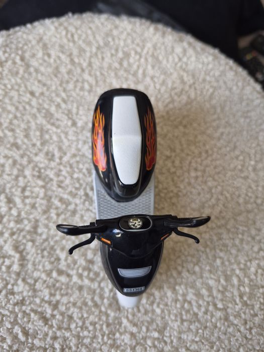 Scooter SS 4366 Escala 1/18