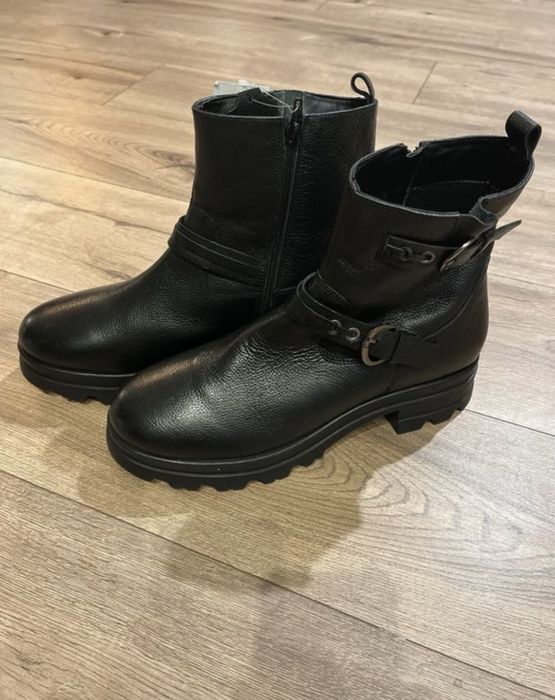 Nowe skórzane buty marki Cafe Moda rozmiar 41