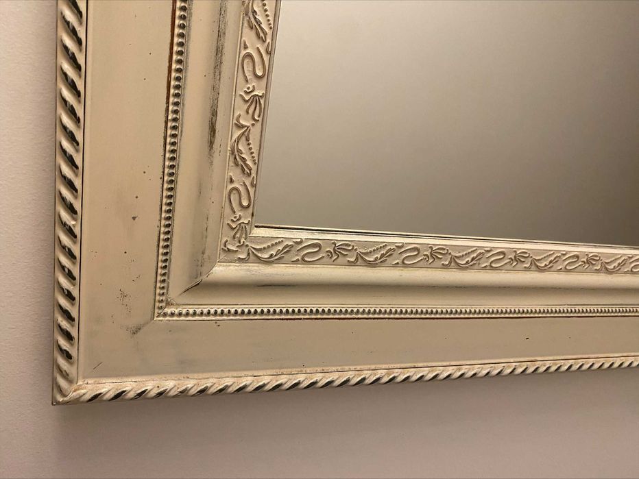 Espelho com moldura
