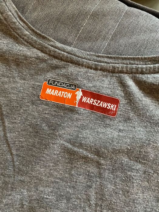 Szara koszulka z nadrukiem Maraton Warszawski rozmiar L 40