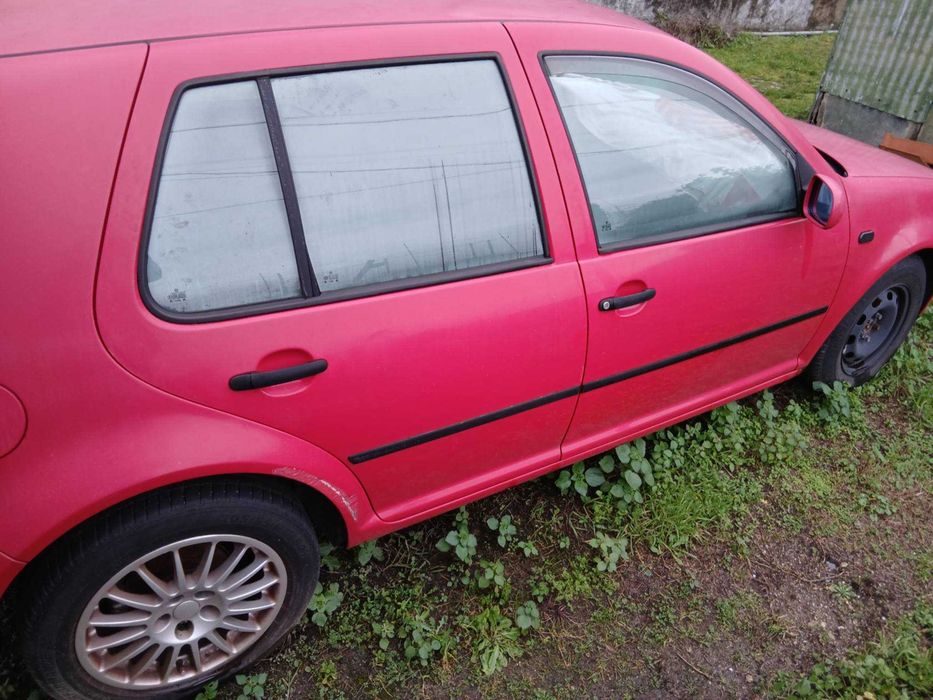 Vendo Volkswagen Golf 4 1.4 16v com GPL despachar.