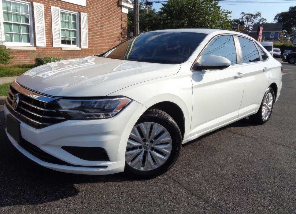 Volkswagen Jetta      2018
