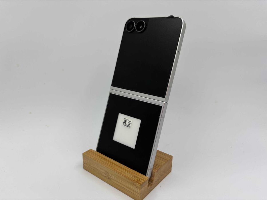 Samsung Galaxy Flip7 FE 128GB White ГАРАНТІЯ 6 Місяців МАГАЗИН