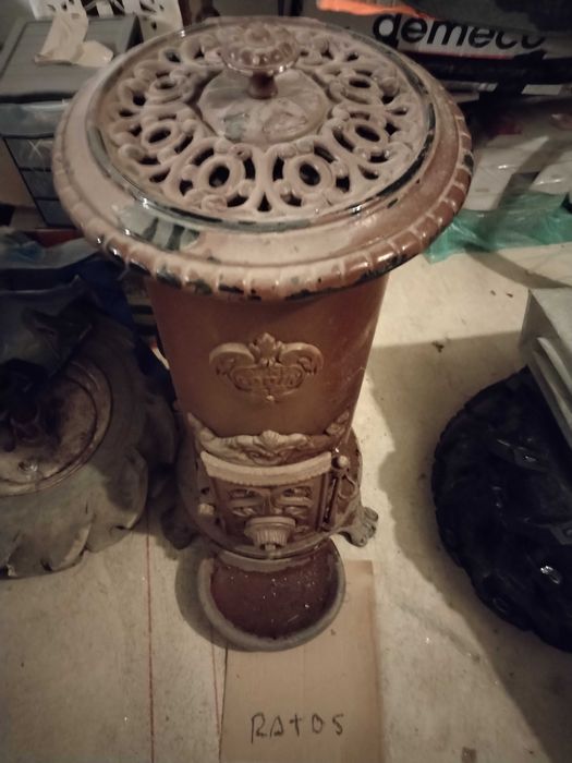 Salamandra de cor castanha