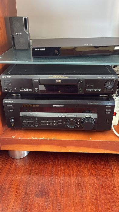 Home Cinema Sony 5.1 com leitor de Blu-ray Samsung