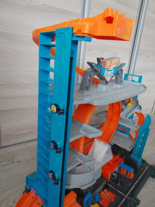 hot wheels ultimate garage