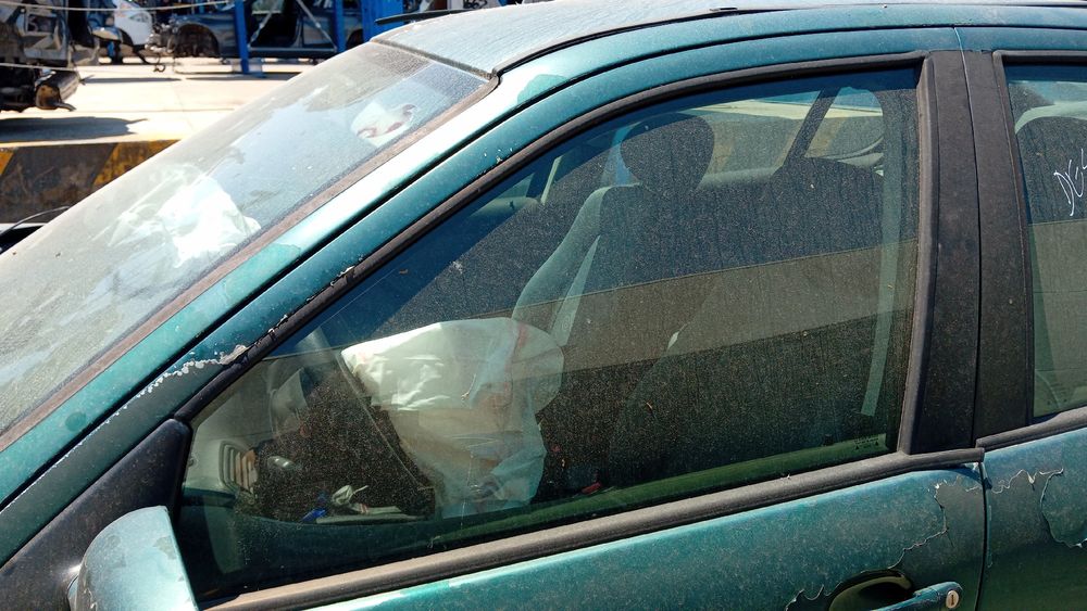 Vidro porta frente esquerda SEAT Leon (1M1)