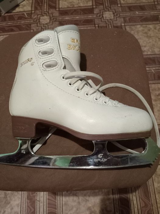 Ковзани фігурні жіночі та інші.