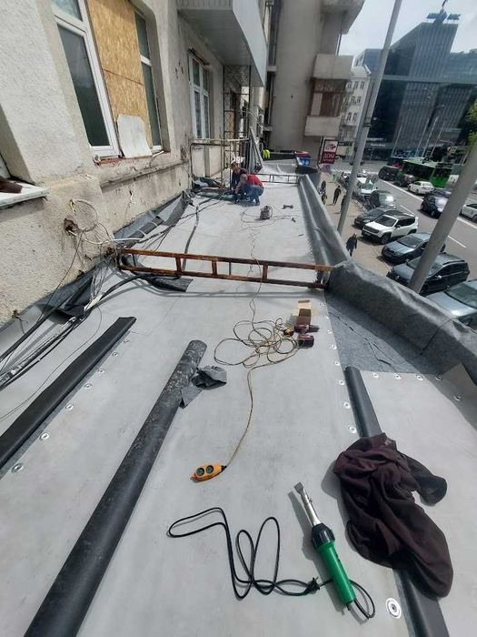 Кровельщики. Ремонт крыши и кровли. Строительство крыши.Опытный мастер