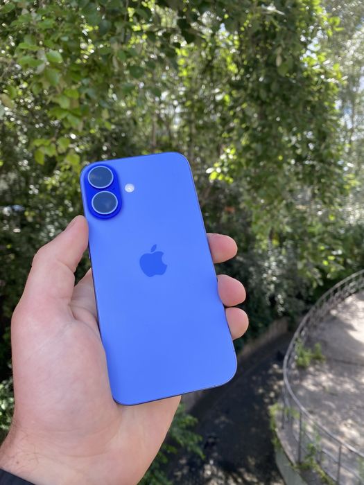 Продам Смартфон Apple iPhone 16 128GB заблокований
