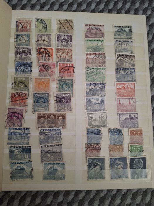 Klaser ze znaczkami pocztowymi 16 stron