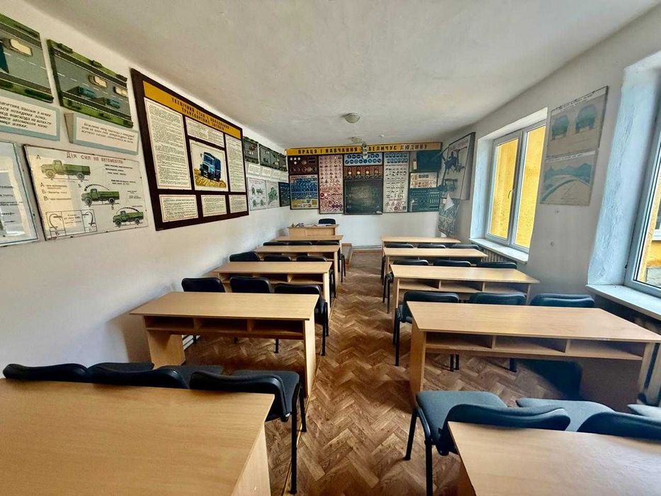 Здається приміщення під бізнес. Можна ціле, можна частинами.