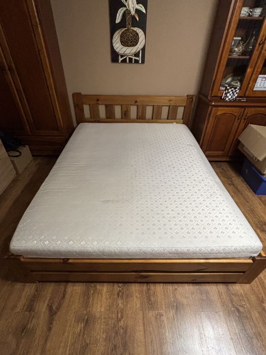 Łóżko z materacem 160x200