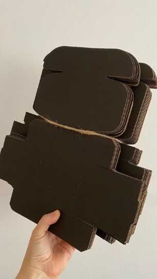 Pudełko karton fasonowy opakowanie małe czarne 20x11,5x3 cm 39 sztuk