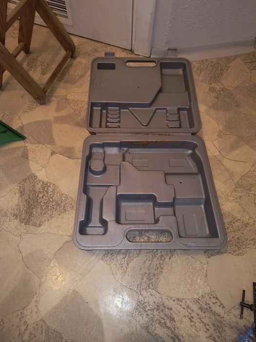 Oddam  całość pilnie