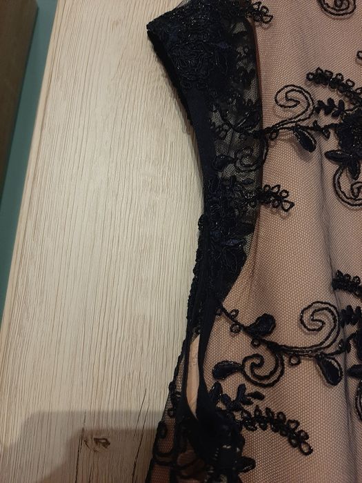 Sukienka koronkowa 52