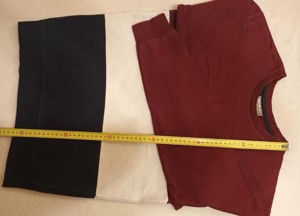 Dwie bluzy roz 146-152, rozmiary podane i na zdjęciach