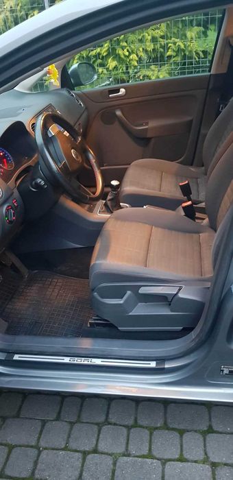 Sprzedam auto Golf 5 Plus