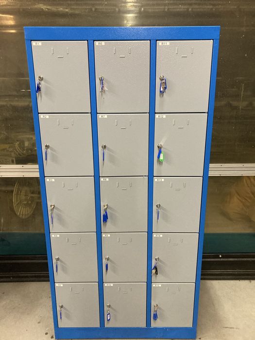 Szafka skrytkowa 15 skrytek bhp czysta klucze zamki