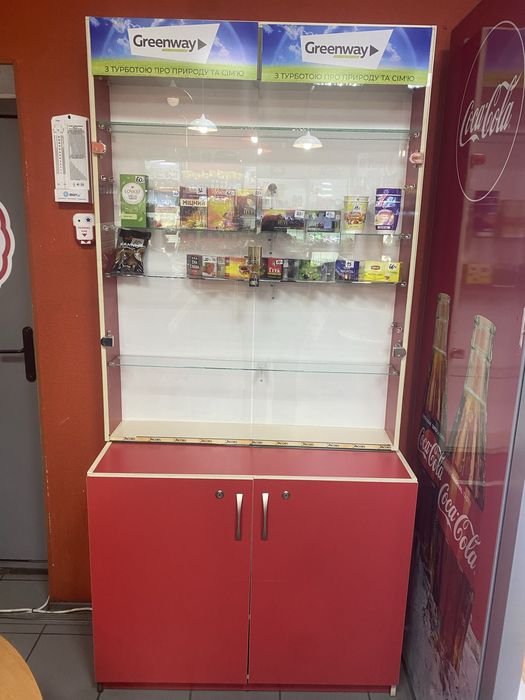 Продам торгівельну вітрину