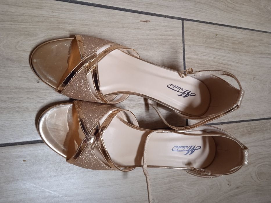 Eleganckie buty na każdą okazję